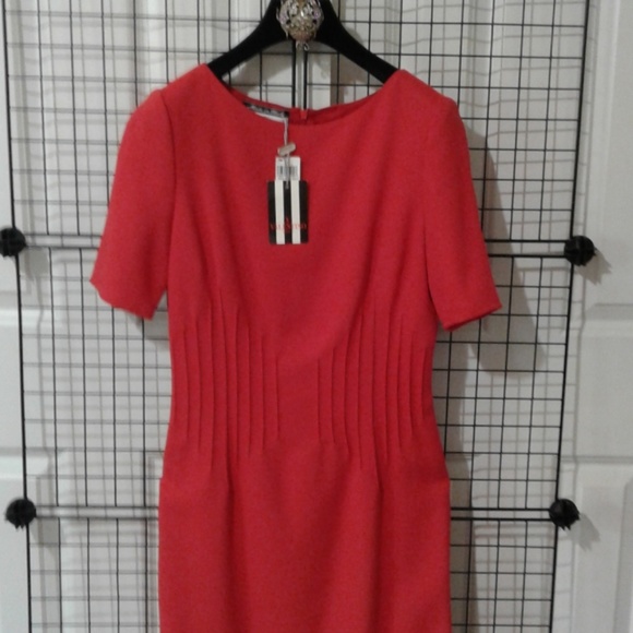 NWT. Valentino elegant wool dress, Italy. - Picture 4 of 8